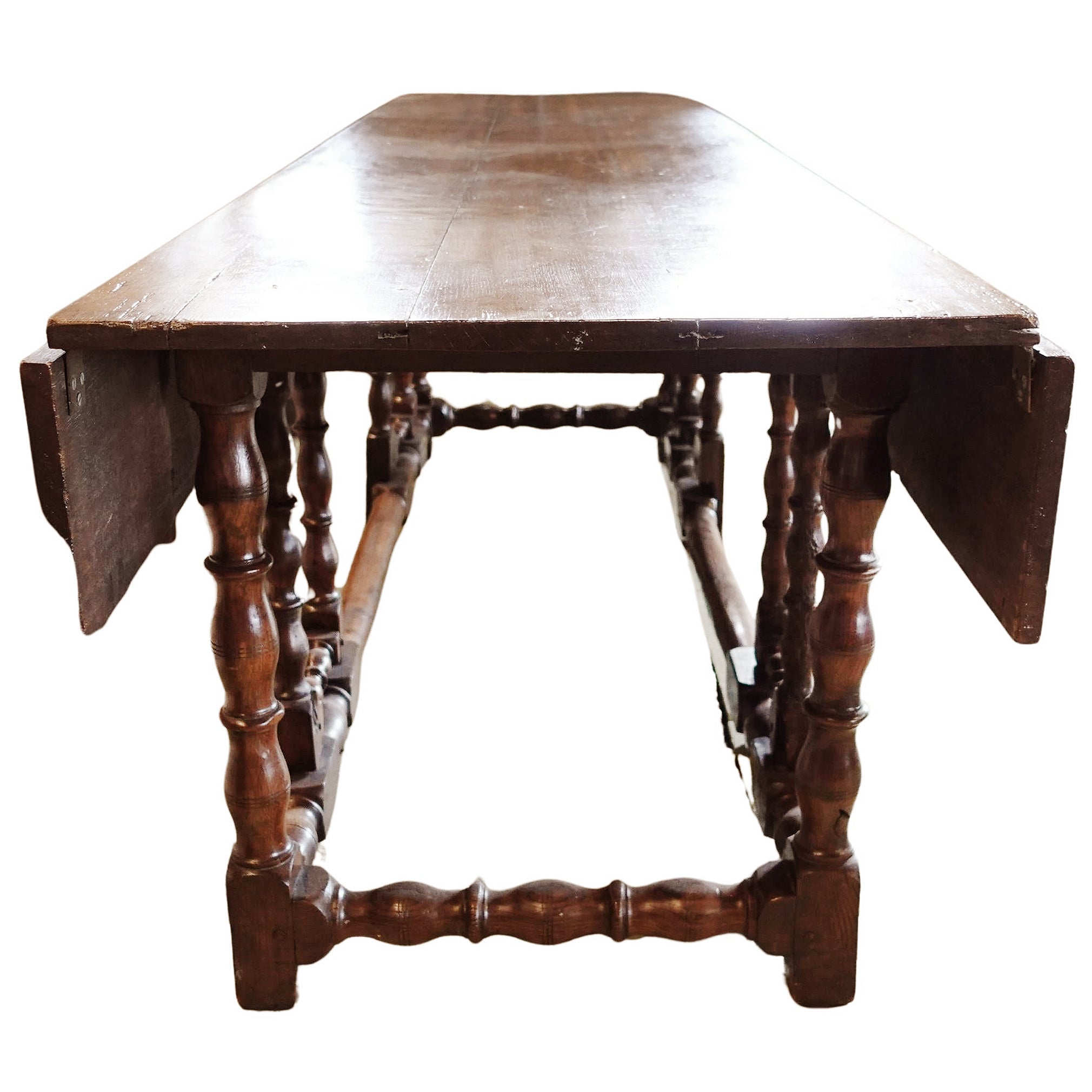 Antique early 1800s English oak drop-leaf gateleg table