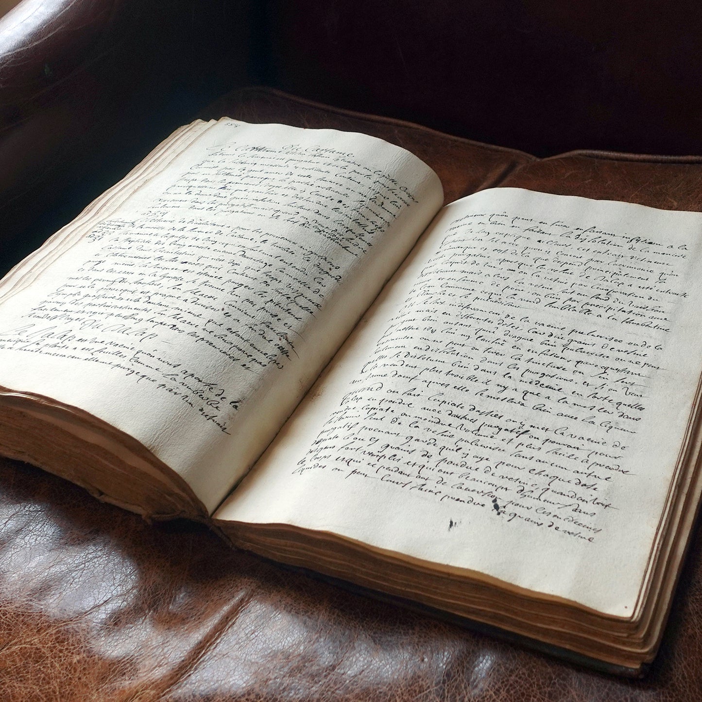 18th century hand written French manuscript on human anatomy and surgical practice